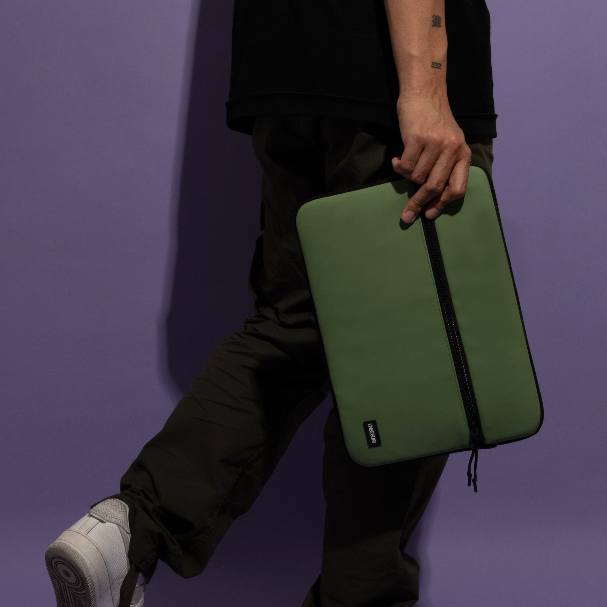 LAPTOP CASE WITH FRONT COMPARTMENT (LIGHT GREEN)