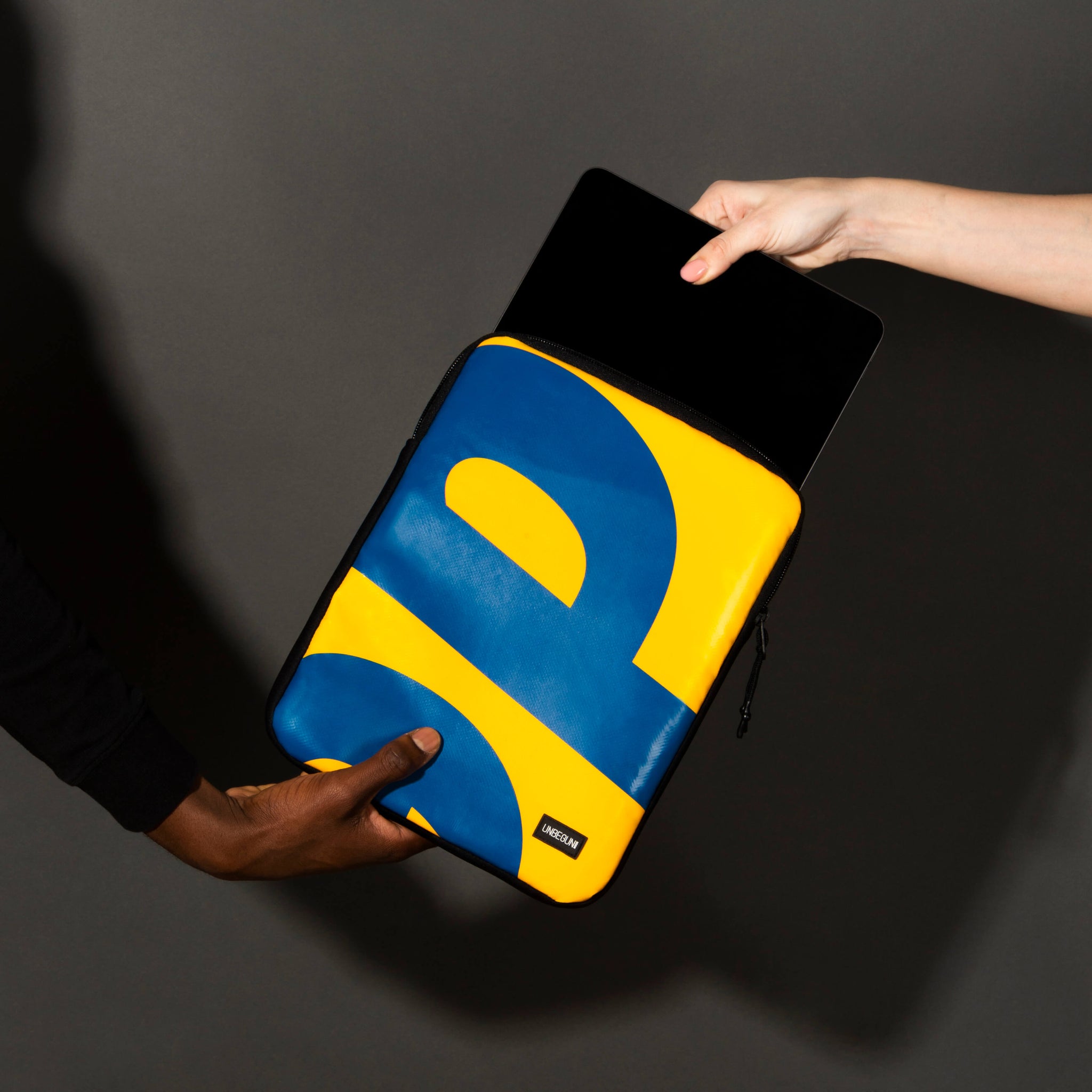 iPad pro sleeve case cover yellow blue unbegun3